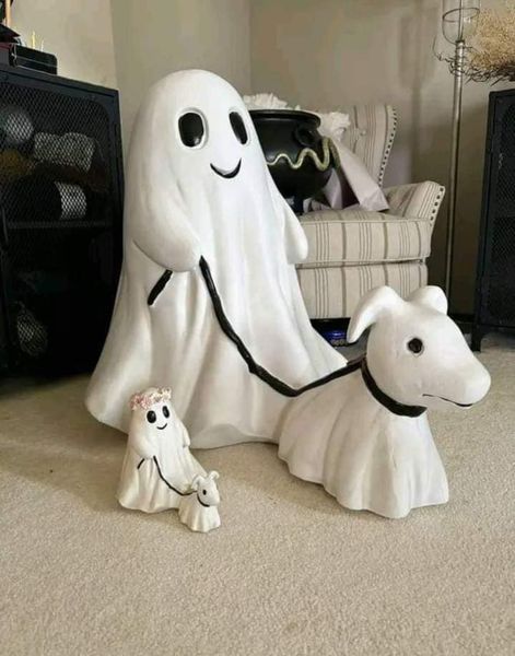 👻Ghost Walking Dog Statue