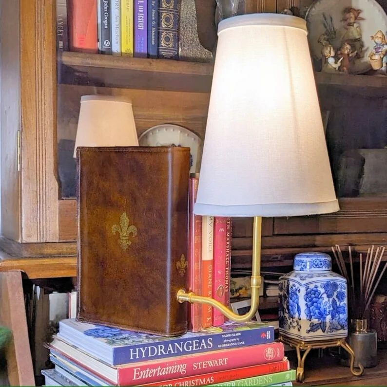 🎄 Early Christmas Sale 49% OFF 🎄 The "Classic" Literary Lamp - Battery Powered