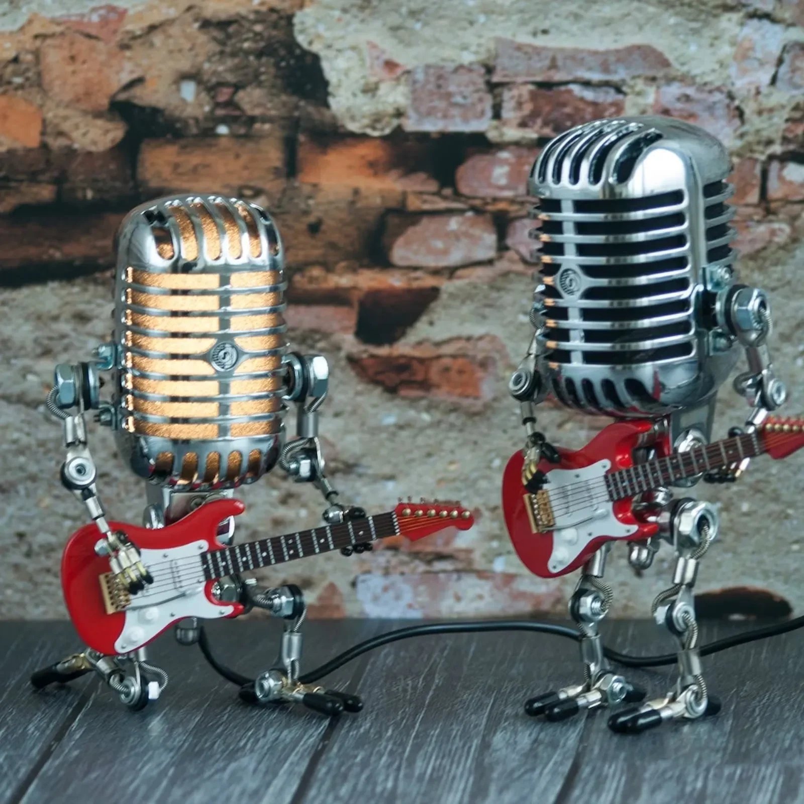 🎁Vintage Metal Microphone Robot Desk Lamp🎸